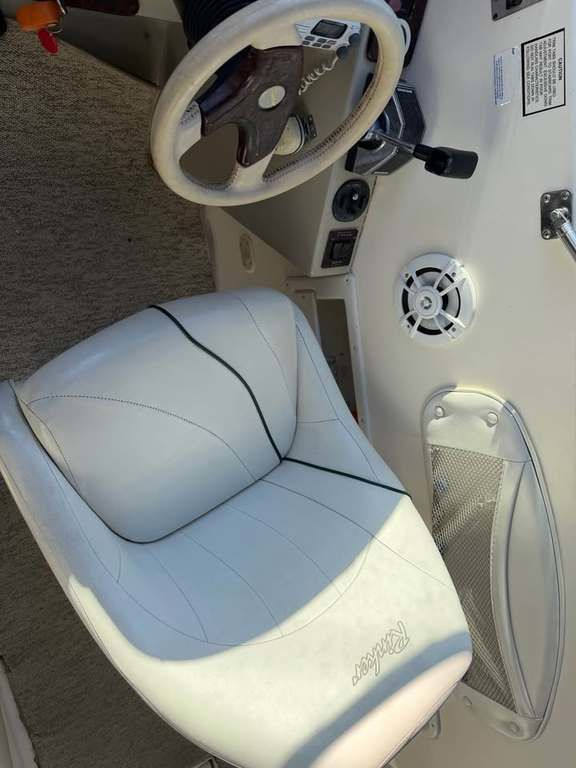 1999 rinker V 270 1999 rinker V 270